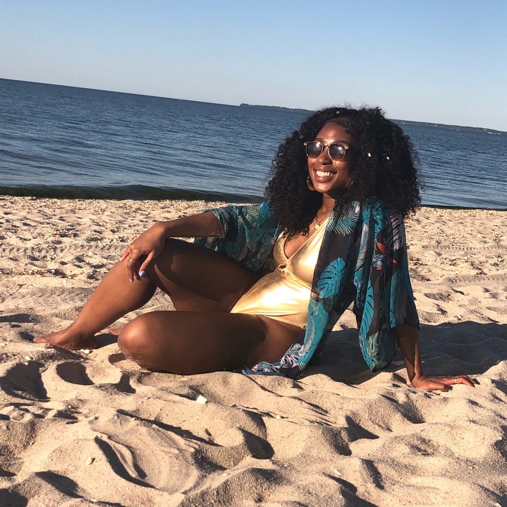 Meet your Posher, Cassandra